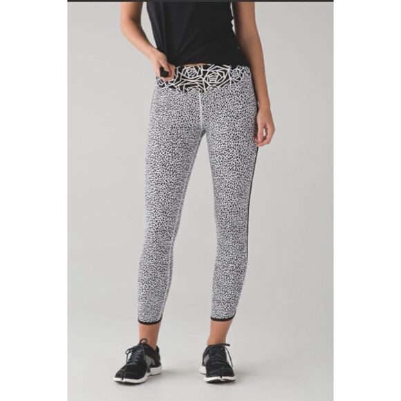 Lululemon Real Quick Tight
Miss Mosaic White / Posey Black White - Picture 5 of 10